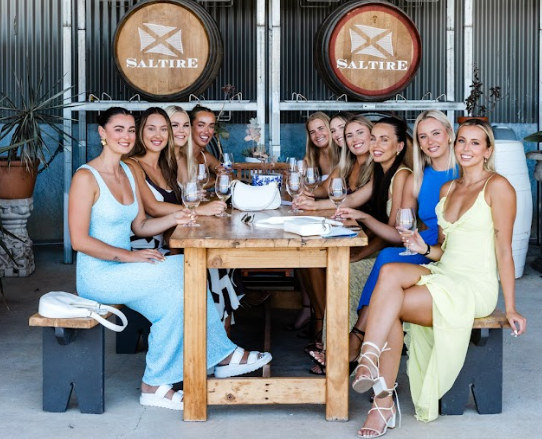 group-of-girls-on-a-wine-tour-from-sydney