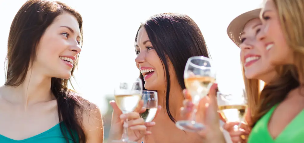girls-on-hens-party-wine-tour